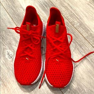 Women’s athletic shoes. Like new, worn twice.